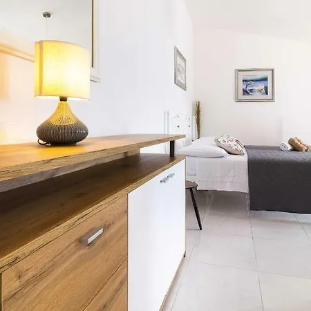 Appartamento Smokvina Bogomolje